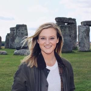 Meet your Posher, Emily